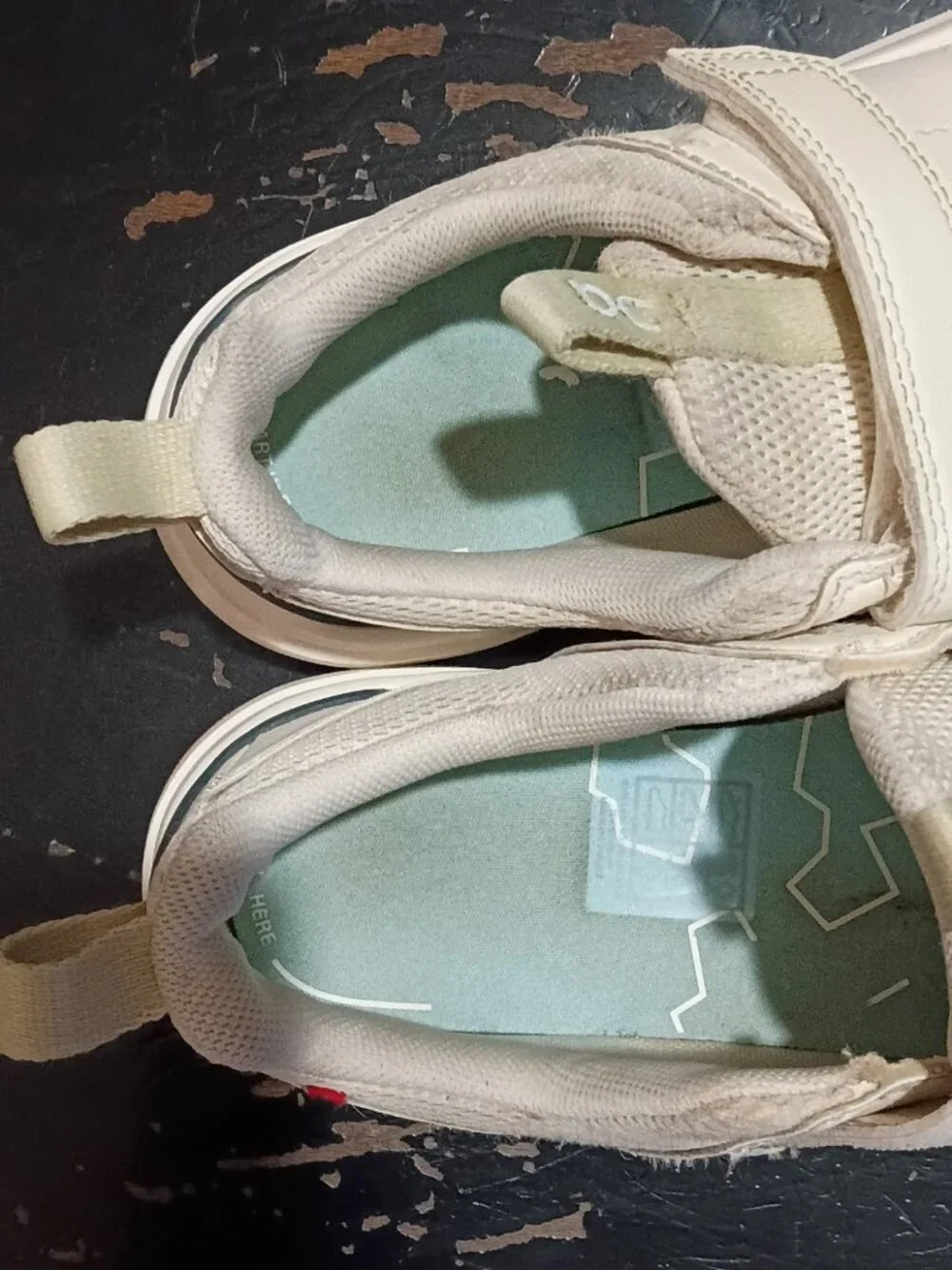 On THE ROGER Kids Ivory Orange Shoes Hook and Loop Kids Size K3